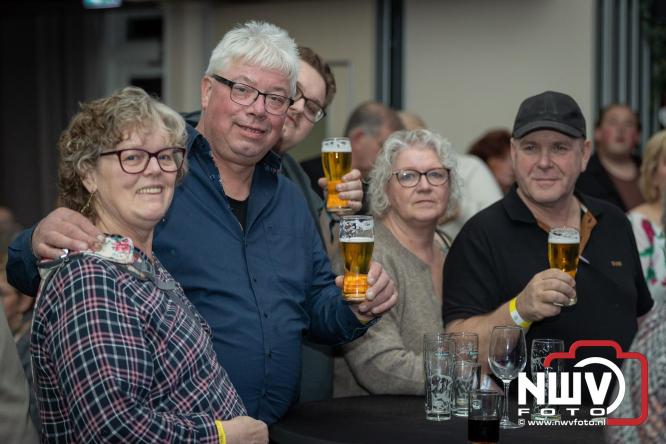 Fanclubavond in de Bouwakker Hattemerbroek ter gelegenheid van 30 jaar Het IJssel Duo. - © NWVFoto.nl