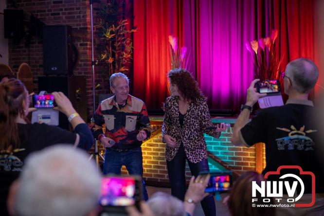 Fanclubavond in de Bouwakker Hattemerbroek ter gelegenheid van 30 jaar Het IJssel Duo. - © NWVFoto.nl