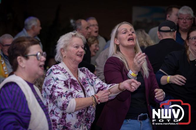 Fanclubavond in de Bouwakker Hattemerbroek ter gelegenheid van 30 jaar Het IJssel Duo. - © NWVFoto.nl