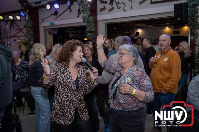 Fanclubavond in de Bouwakker Hattemerbroek ter gelegenheid van 30 jaar Het IJssel Duo. - © NWVFoto.nl