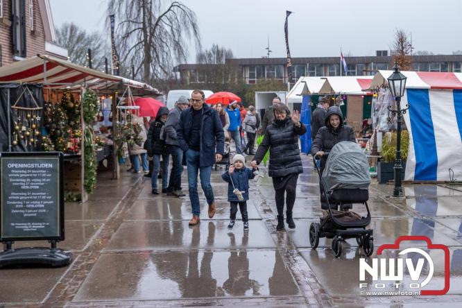 Kerstmarkt rond de molen Oostendorp, organisatie wint vrijwilligerscompliment 2025 gemeente Elburg. - &copy; NWVFoto.nl