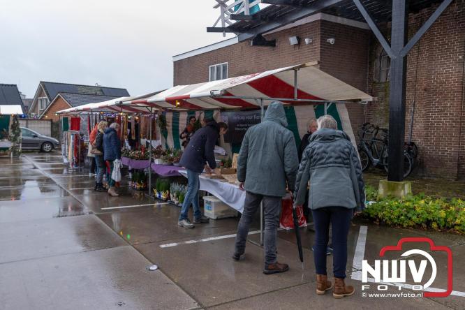 Kerstmarkt rond de molen Oostendorp, organisatie wint vrijwilligerscompliment 2025 gemeente Elburg. - &copy; NWVFoto.nl