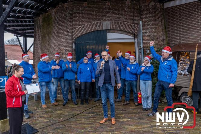 Kerstmarkt rond de molen Oostendorp, organisatie wint vrijwilligerscompliment 2025 gemeente Elburg. - &copy; NWVFoto.nl