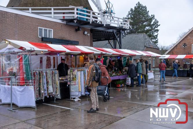 Kerstmarkt rond de molen Oostendorp, organisatie wint vrijwilligerscompliment 2025 gemeente Elburg. - &copy; NWVFoto.nl