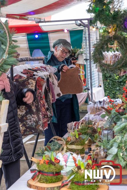 Kerstmarkt rond de molen Oostendorp, organisatie wint vrijwilligerscompliment 2025 gemeente Elburg. - &copy; NWVFoto.nl