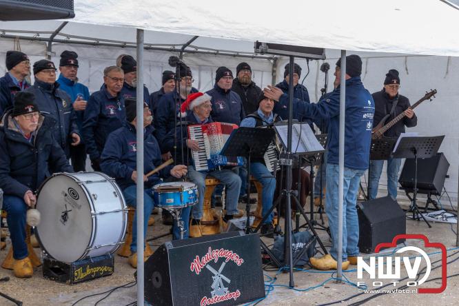 Kerstmarkt rond de molen Oostendorp, organisatie wint vrijwilligerscompliment 2025 gemeente Elburg. - &copy; NWVFoto.nl