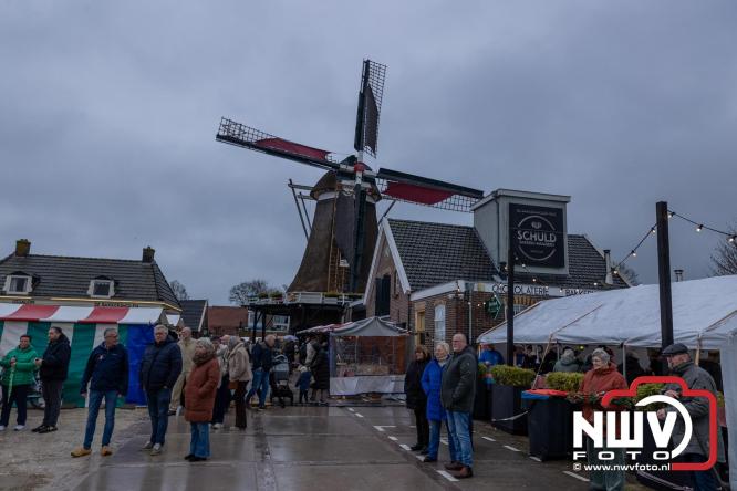 Kerstmarkt rond de molen Oostendorp, organisatie wint vrijwilligerscompliment 2025 gemeente Elburg. - &copy; NWVFoto.nl