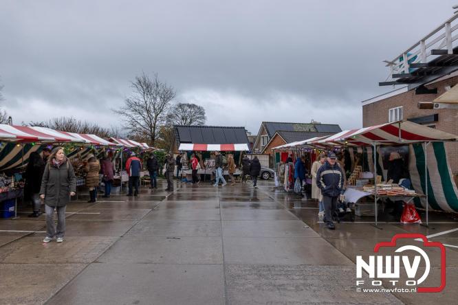Kerstmarkt rond de molen Oostendorp, organisatie wint vrijwilligerscompliment 2025 gemeente Elburg. - &copy; NWVFoto.nl
