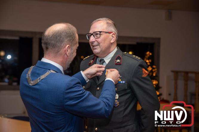 Manfred Monsees uit ’t Harde is donderdag onderscheiden als Lid in de Orde van Oranje-Nassau - &copy; NWVFoto.nl