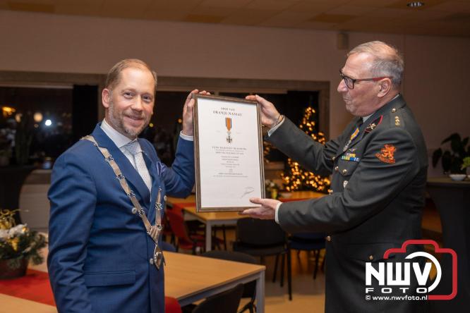 Manfred Monsees uit ’t Harde is donderdag onderscheiden als Lid in de Orde van Oranje-Nassau - &copy; NWVFoto.nl