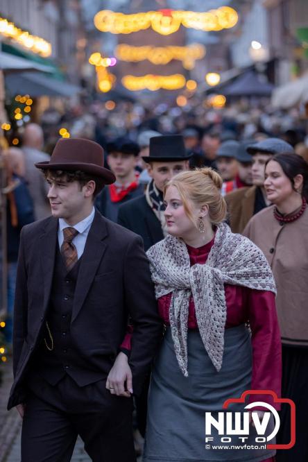 De warmste Winter in de Vesting Elburg trekt duizenden bezoekers. - &copy; NWVFoto.nl