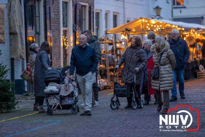 De warmste Winter in de Vesting Elburg trekt duizenden bezoekers. - &copy; NWVFoto.nl