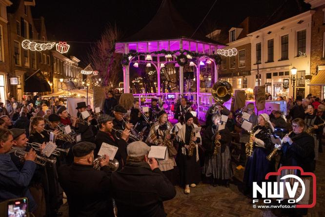 De warmste Winter in de Vesting Elburg trekt duizenden bezoekers. - &copy; NWVFoto.nl