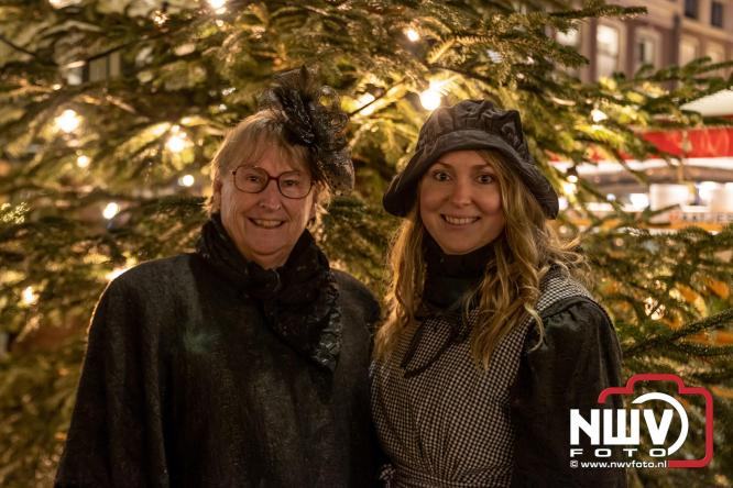 De warmste Winter in de Vesting Elburg trekt duizenden bezoekers. - &copy; NWVFoto.nl