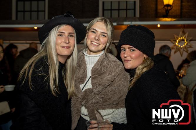 De warmste Winter in de Vesting Elburg trekt duizenden bezoekers. - &copy; NWVFoto.nl