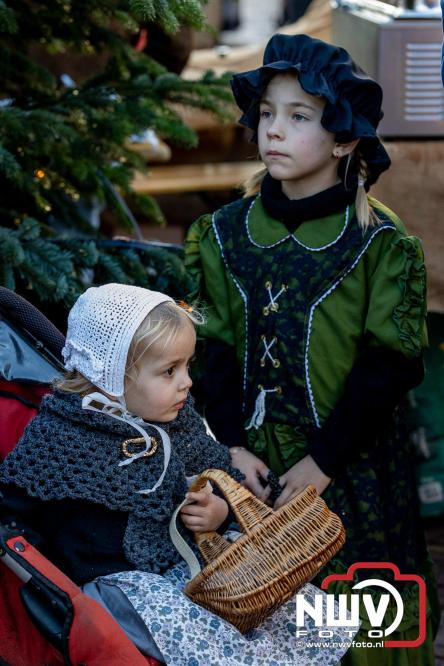 De warmste Winter in de Vesting Elburg trekt duizenden bezoekers. - &copy; NWVFoto.nl