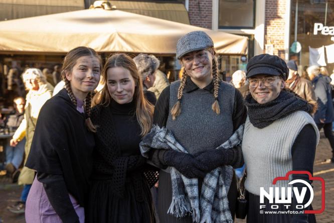 De warmste Winter in de Vesting Elburg trekt duizenden bezoekers. - &copy; NWVFoto.nl