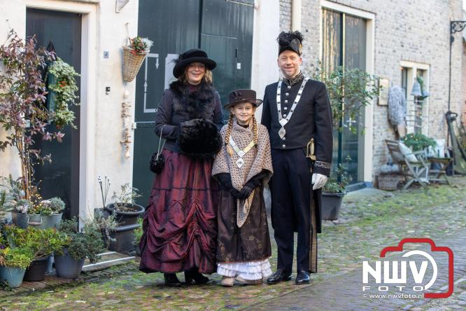 De warmste Winter in de Vesting Elburg trekt duizenden bezoekers. - &copy; NWVFoto.nl
