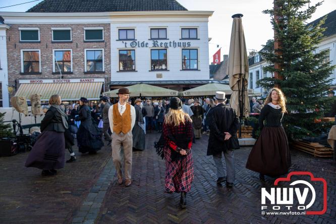 De warmste Winter in de Vesting Elburg trekt duizenden bezoekers. - &copy; NWVFoto.nl
