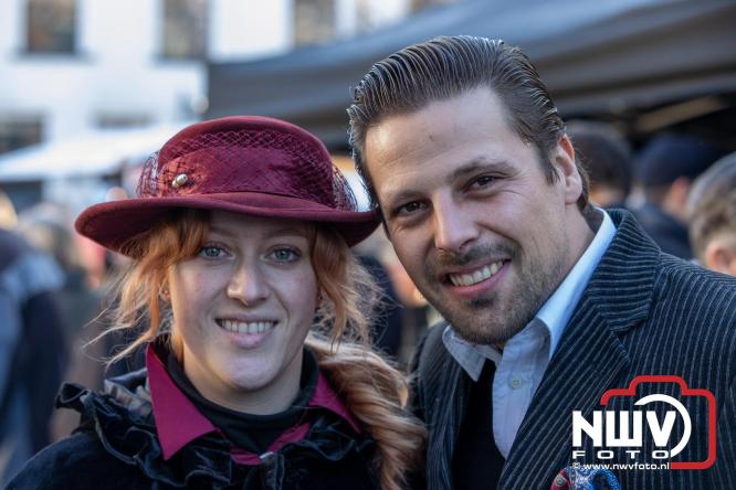 De warmste Winter in de Vesting Elburg trekt duizenden bezoekers. - &copy; NWVFoto.nl