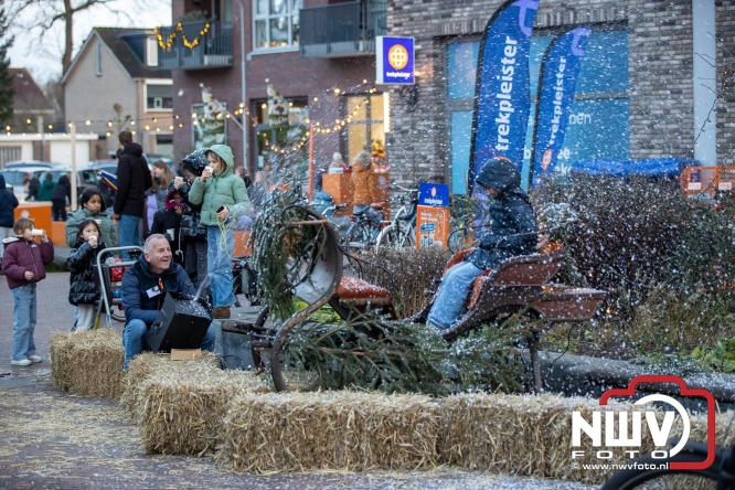 Winterfeest op ’t Harde zorgt voor warme gezelligheid. - &copy; NWVFoto.nl