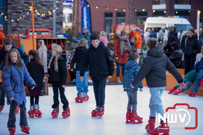 Winterfeest op ’t Harde zorgt voor warme gezelligheid. - &copy; NWVFoto.nl