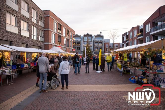 Winterfeest op ’t Harde zorgt voor warme gezelligheid. - &copy; NWVFoto.nl