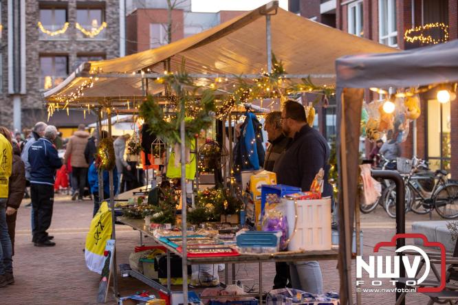 Winterfeest op ’t Harde zorgt voor warme gezelligheid. - &copy; NWVFoto.nl