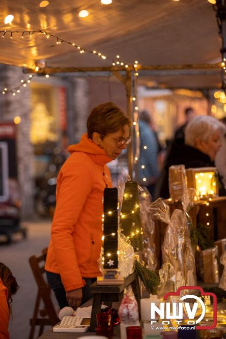 Winterfeest op ’t Harde zorgt voor warme gezelligheid. - &copy; NWVFoto.nl