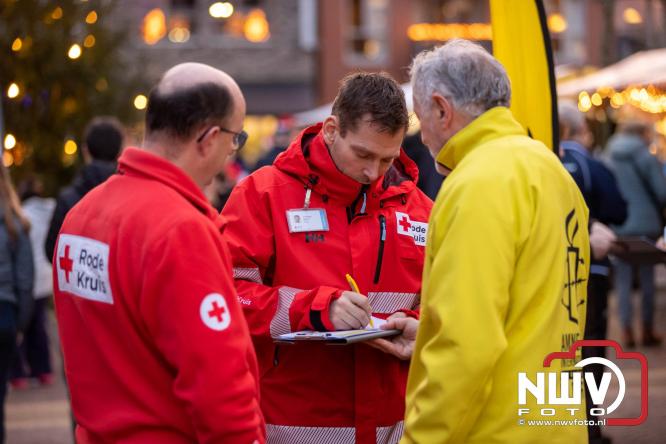 Winterfeest op ’t Harde zorgt voor warme gezelligheid. - &copy; NWVFoto.nl