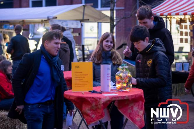 Winterfeest op ’t Harde zorgt voor warme gezelligheid. - &copy; NWVFoto.nl
