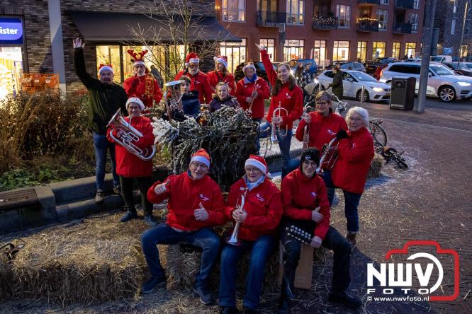 Winterfeest op ’t Harde zorgt voor warme gezelligheid. - &copy; NWVFoto.nl