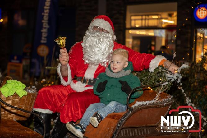 Winterfeest op ’t Harde zorgt voor warme gezelligheid. - &copy; NWVFoto.nl