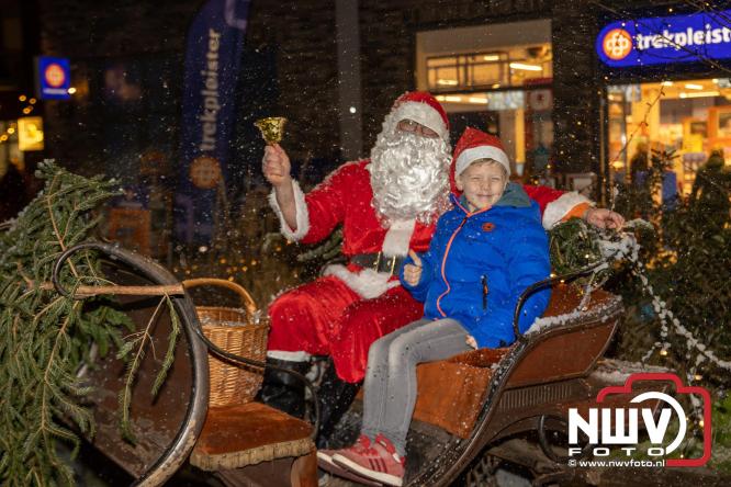 Winterfeest op ’t Harde zorgt voor warme gezelligheid. - &copy; NWVFoto.nl