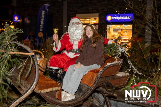 Winterfeest op ’t Harde zorgt voor warme gezelligheid. - &copy; NWVFoto.nl