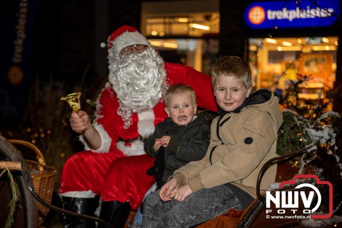 Winterfeest op ’t Harde zorgt voor warme gezelligheid. - &copy; NWVFoto.nl