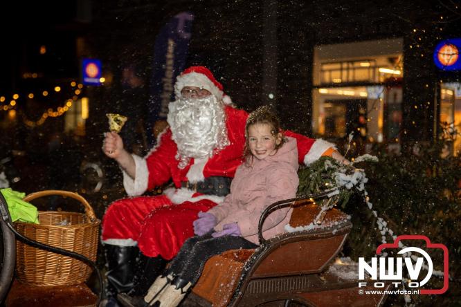 Winterfeest op ’t Harde zorgt voor warme gezelligheid. - &copy; NWVFoto.nl