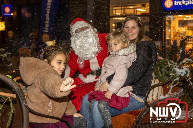 Winterfeest op ’t Harde zorgt voor warme gezelligheid. - &copy; NWVFoto.nl