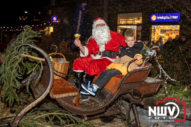 Winterfeest op ’t Harde zorgt voor warme gezelligheid. - &copy; NWVFoto.nl