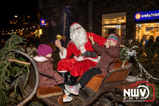 Winterfeest op ’t Harde zorgt voor warme gezelligheid. - &copy; NWVFoto.nl