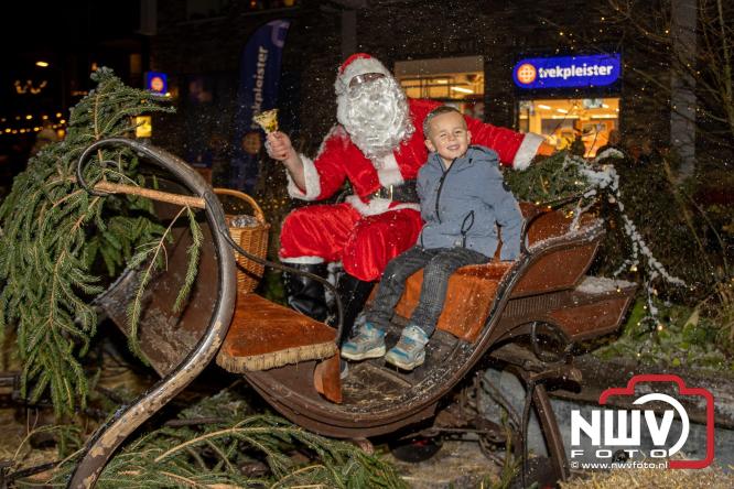 Winterfeest op ’t Harde zorgt voor warme gezelligheid. - &copy; NWVFoto.nl