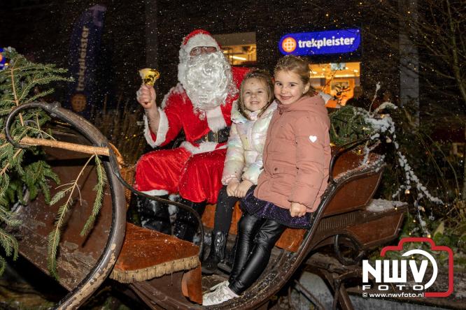 Winterfeest op ’t Harde zorgt voor warme gezelligheid. - &copy; NWVFoto.nl