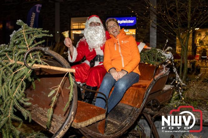 Winterfeest op ’t Harde zorgt voor warme gezelligheid. - &copy; NWVFoto.nl