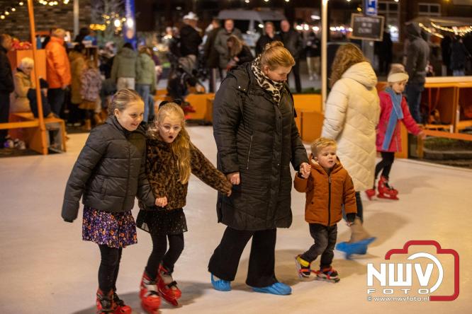 Winterfeest op ’t Harde zorgt voor warme gezelligheid. - &copy; NWVFoto.nl