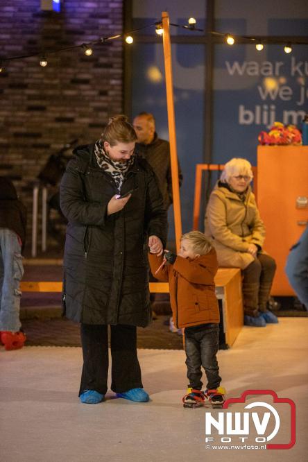 Winterfeest op ’t Harde zorgt voor warme gezelligheid. - &copy; NWVFoto.nl