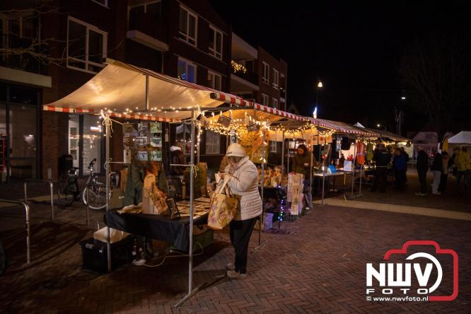 Winterfeest op ’t Harde zorgt voor warme gezelligheid. - &copy; NWVFoto.nl