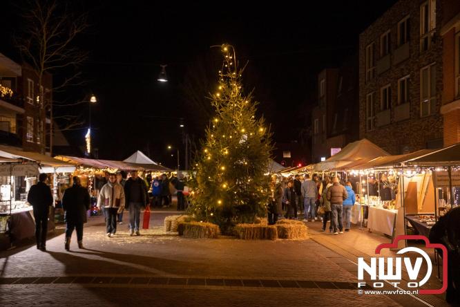 Winterfeest op ’t Harde zorgt voor warme gezelligheid. - &copy; NWVFoto.nl