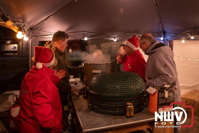 Winterfeest op ’t Harde zorgt voor warme gezelligheid. - &copy; NWVFoto.nl