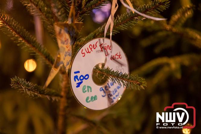 Winterfeest op ’t Harde zorgt voor warme gezelligheid. - &copy; NWVFoto.nl