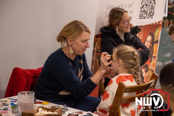 Winterfeest op ’t Harde zorgt voor warme gezelligheid. - &copy; NWVFoto.nl